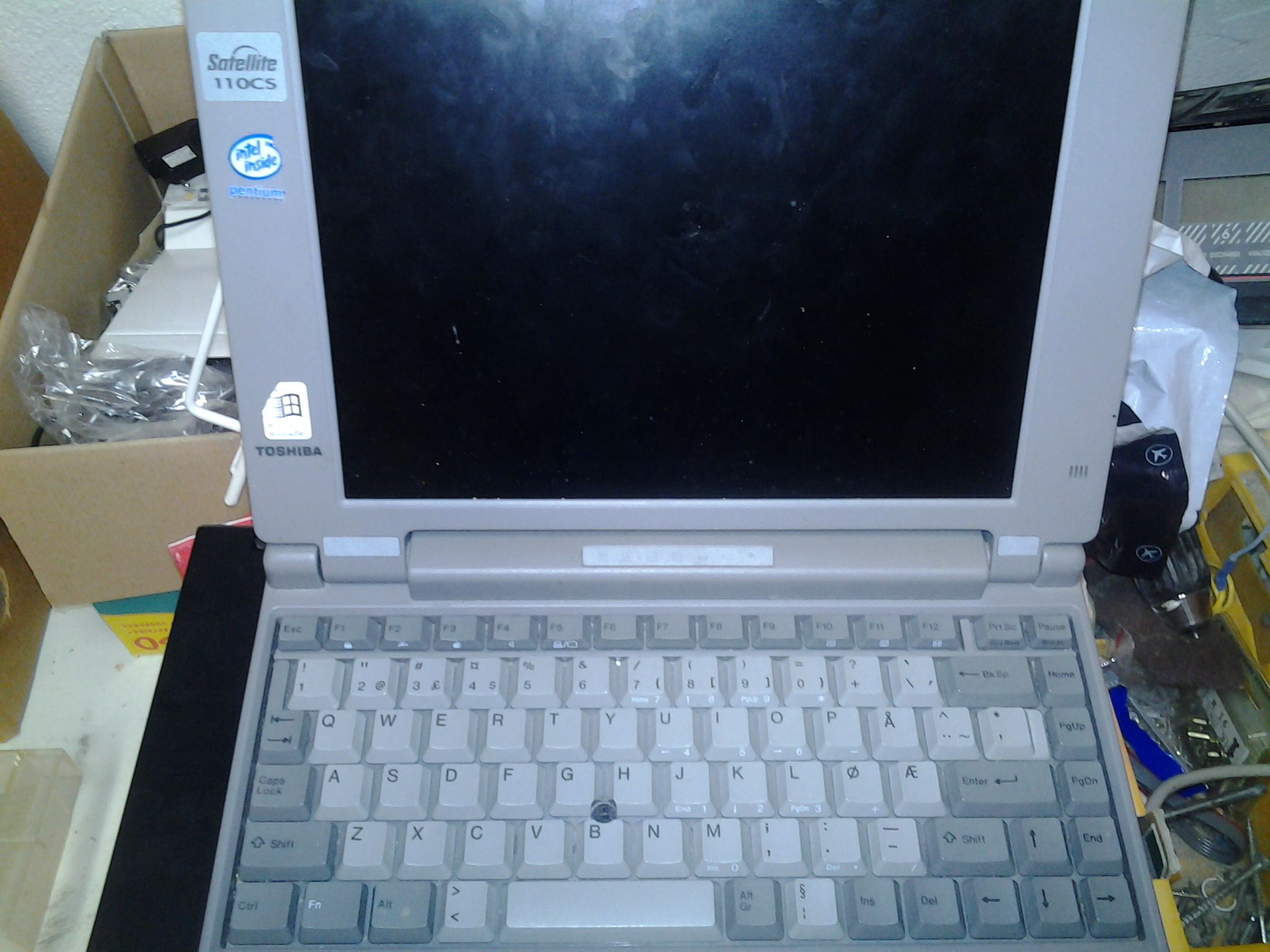 Gammel Compaq laptop pc - zpc3.jpg - ryddern