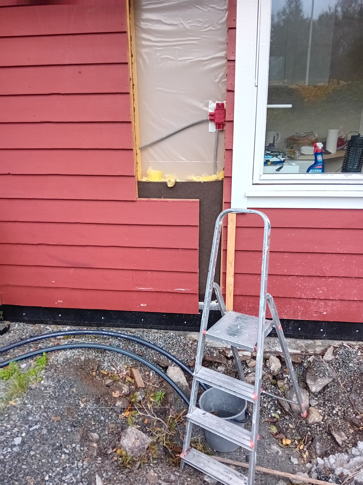 Strøm i fordeler skap til vann - ByggeBolig