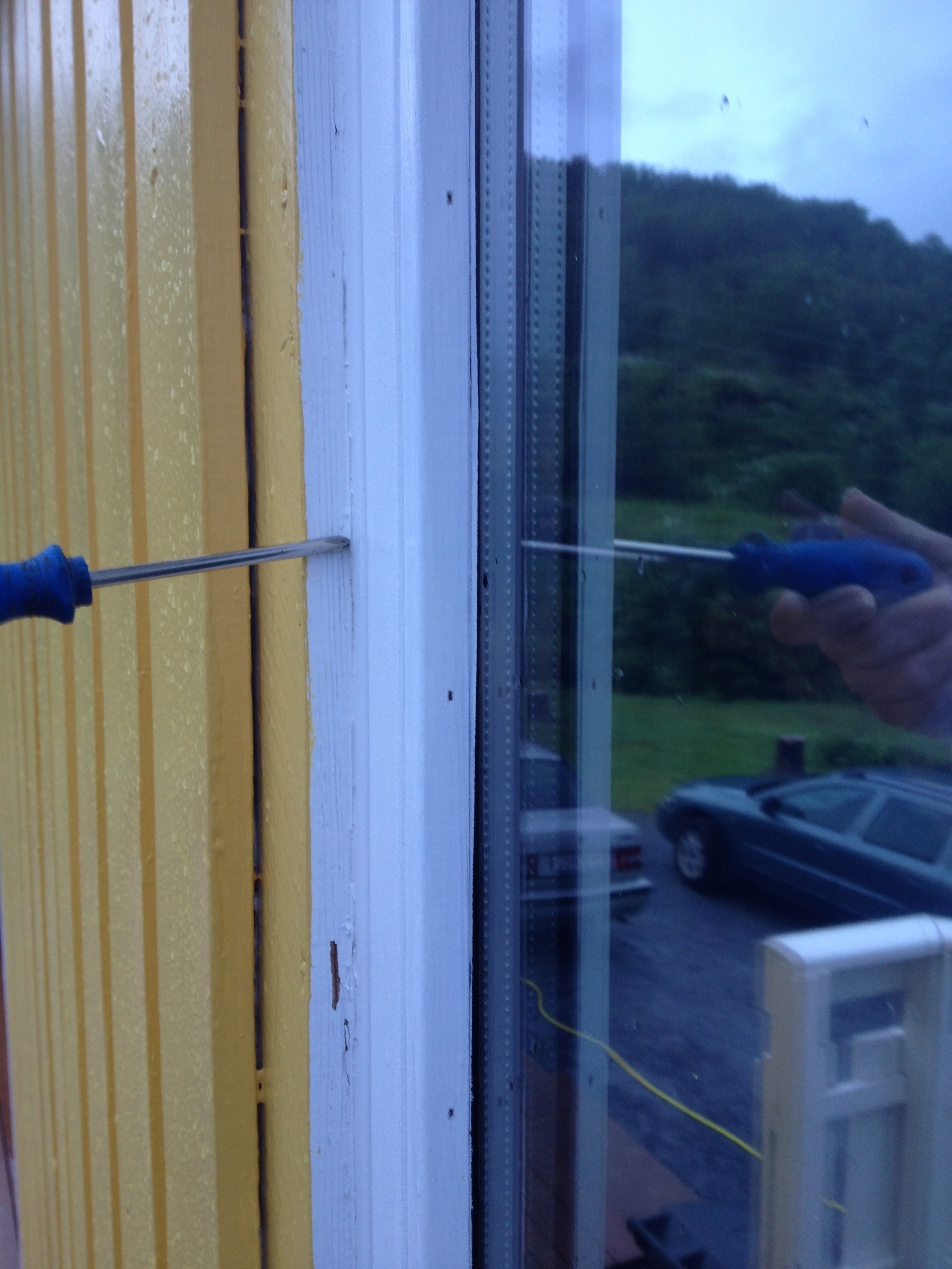Montere vindu og vannbrett med beslag - 1.jpg - byggmester bently