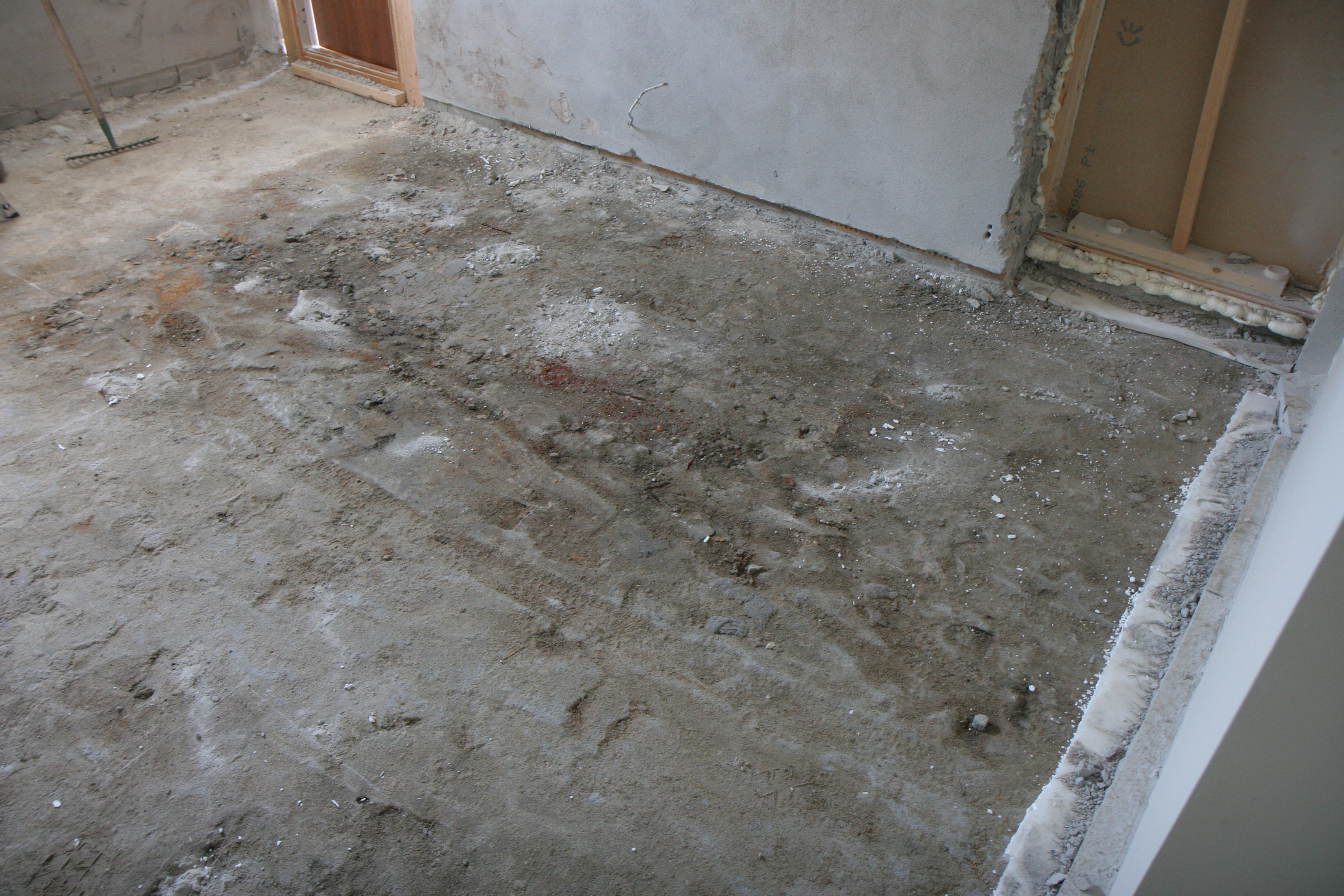 Nytt vaskerom i kjelleren - Blips første (ordentlige) støpte golv - IMG_5093.JPG - Blip