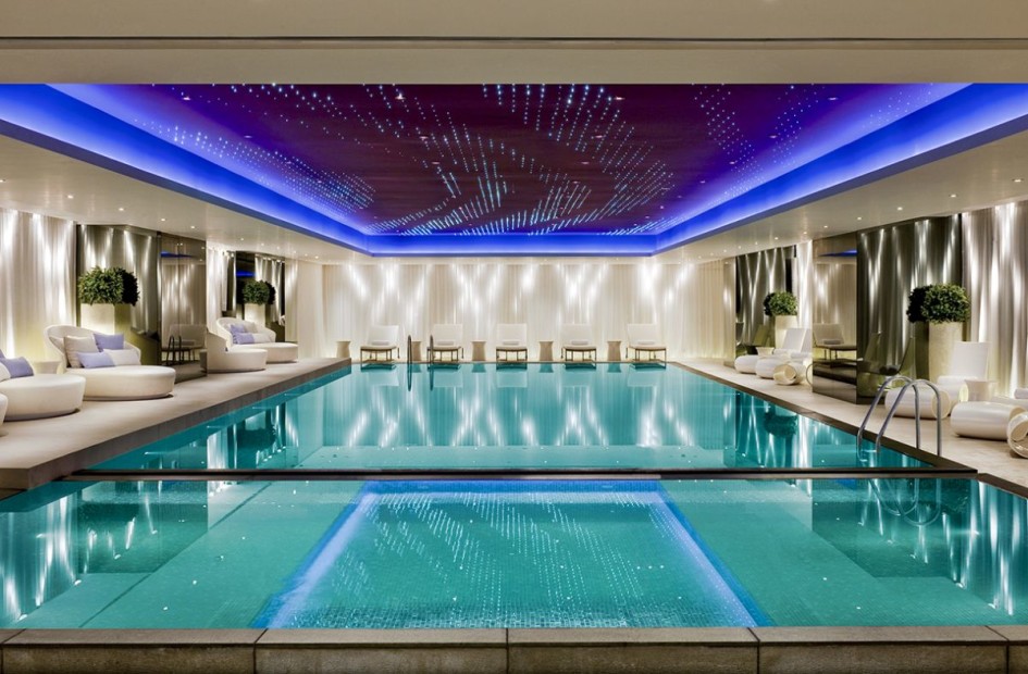 Kjøkkenglass og kopper i skuffer? - pool-tiles-gripping-tile-swimming-pool-designs-with-blue-led-ceiling-lights-ideas-also-luxury-white-round-daybed-for-palatial-pools-and-spas-945x620.jpg - WF