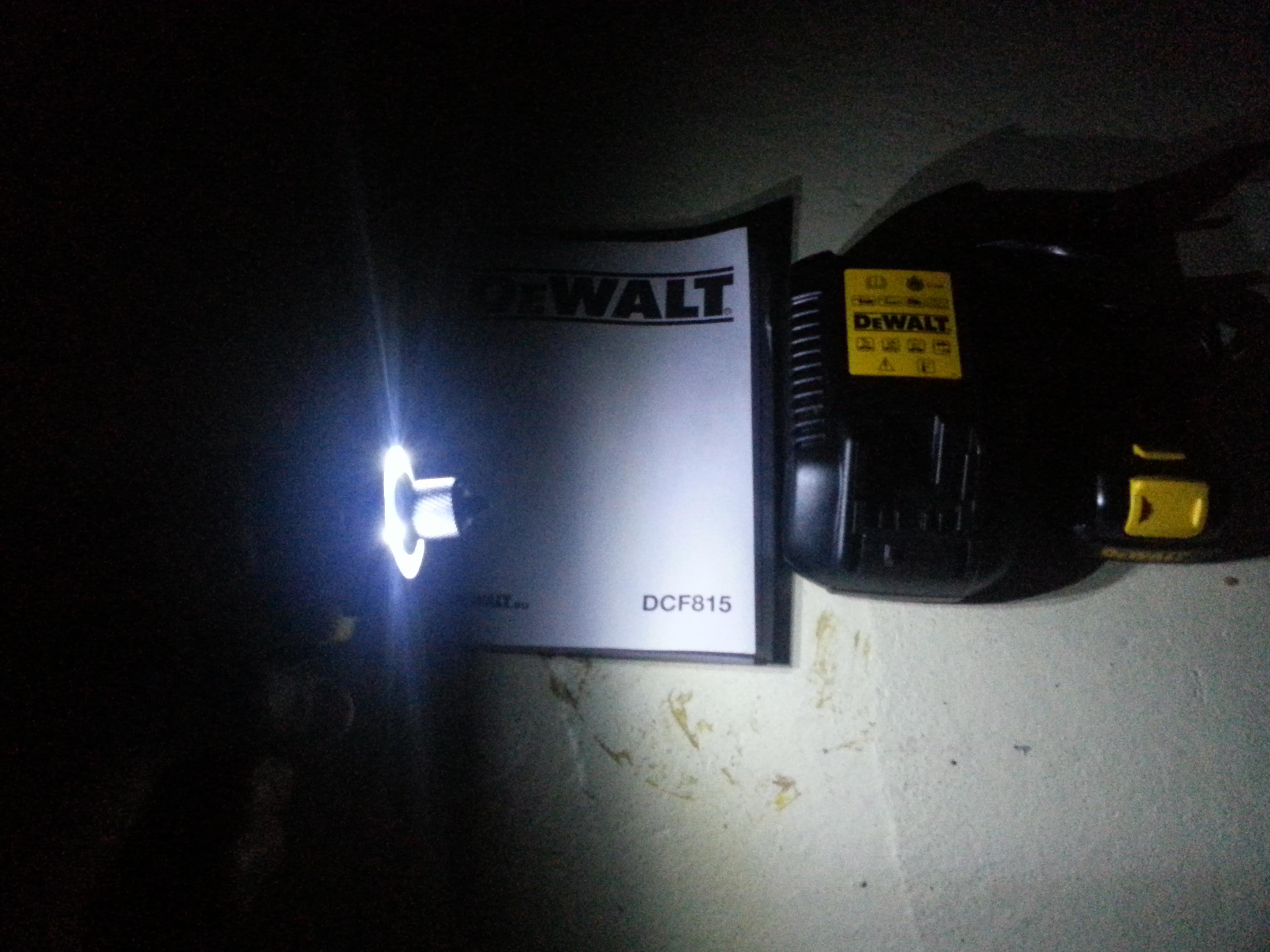 DeWalt DCF815 slagtrekker 10.8V m/ lader og to batterier selges - 20130423_224259.jpg - This is David