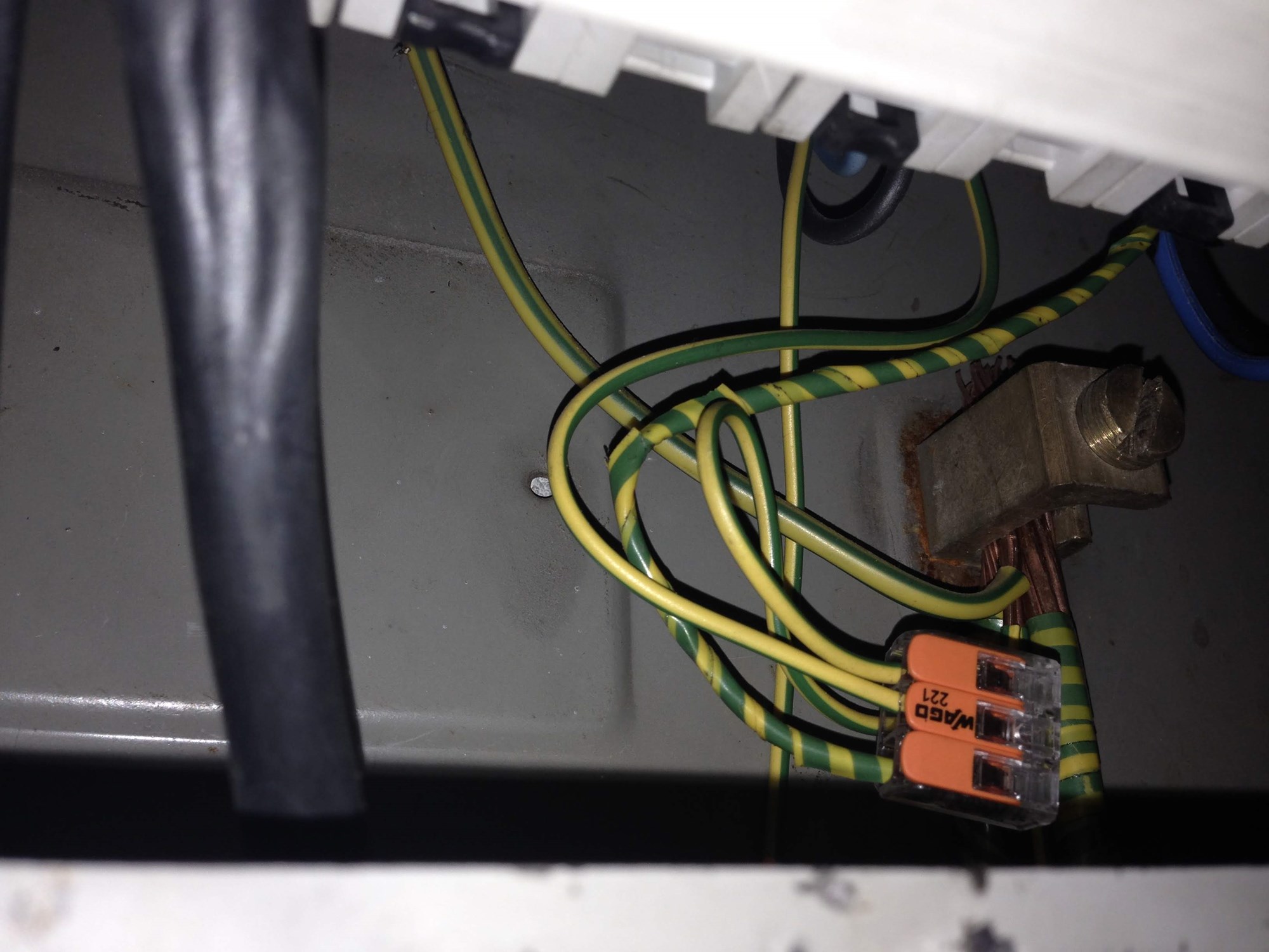 Elektrikern har brukt wago på jordinga i skapet, lovlig? - IMG_3691.JPG - tommestokken321