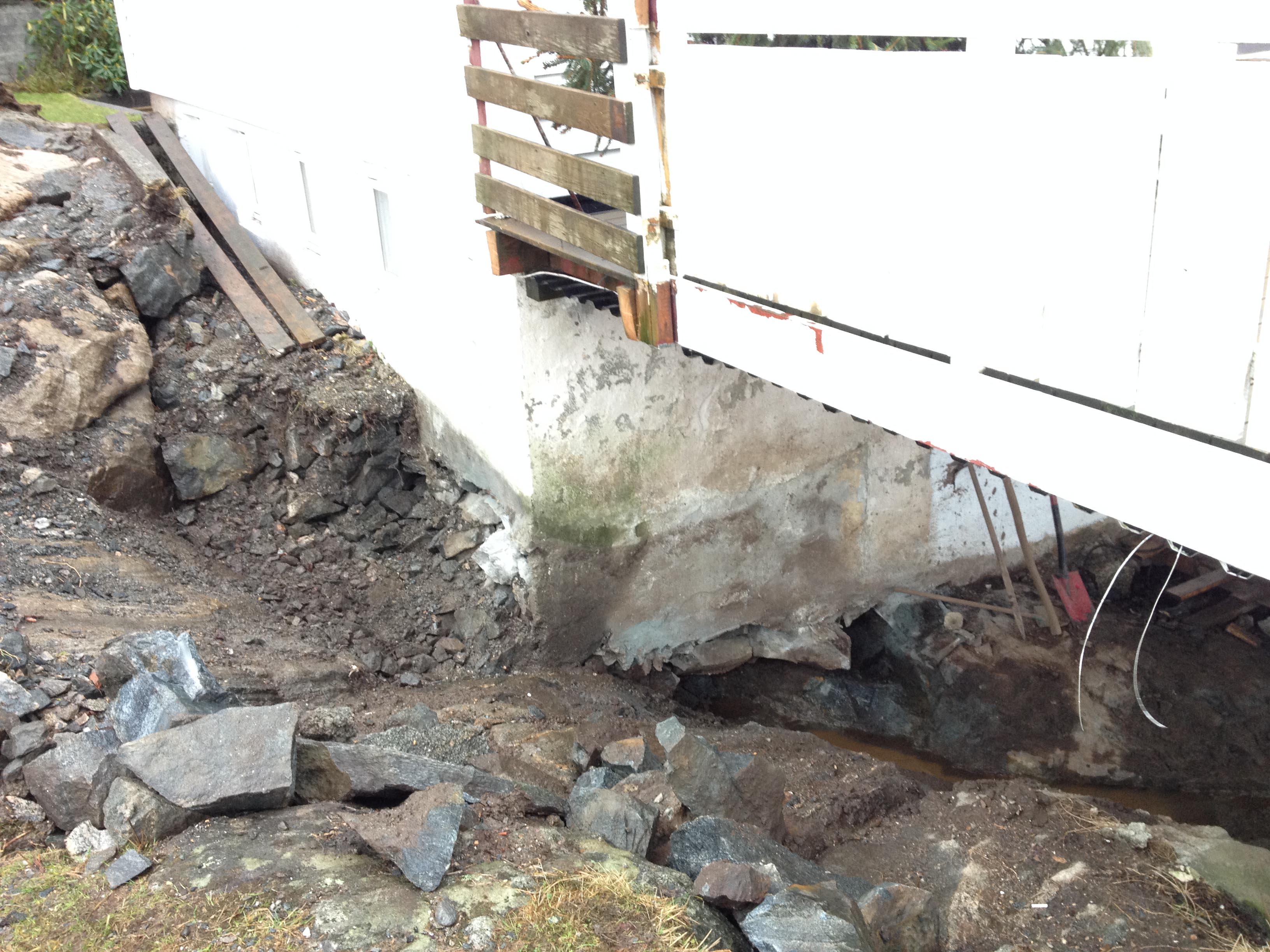 Drenering rundt 50-tals hus - IMG_3282.jpg - Grus