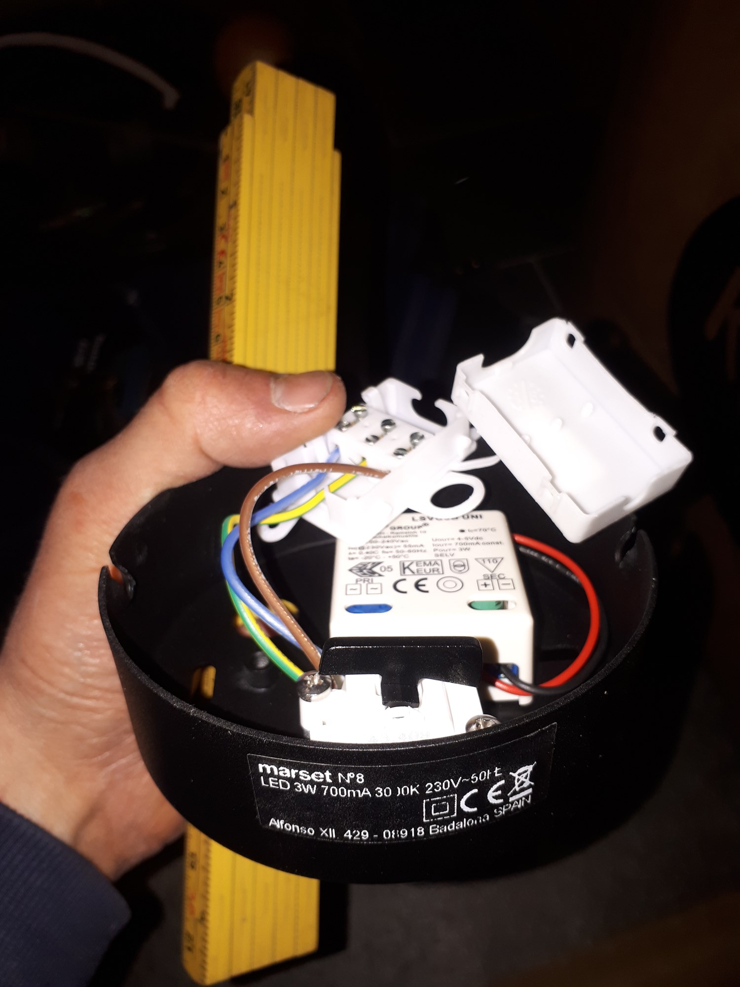 Jordet lampe merket med dobbeltisolert  - 20181219_173600.jpg - waxlr