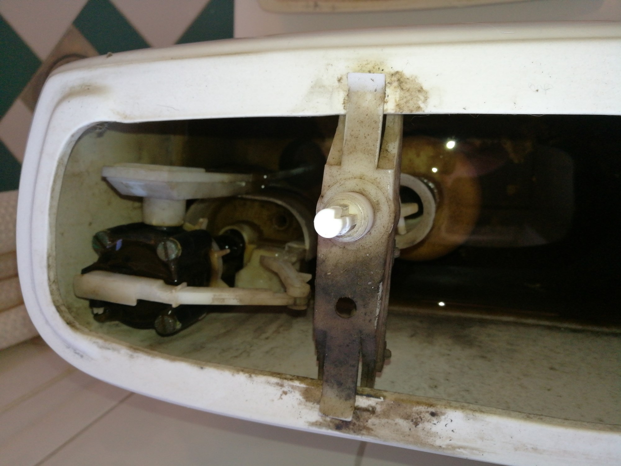 Eldre porsgrund toalett flusher dårlig og fyller seg sakte - 15165281149611468030633.jpg - Provolone