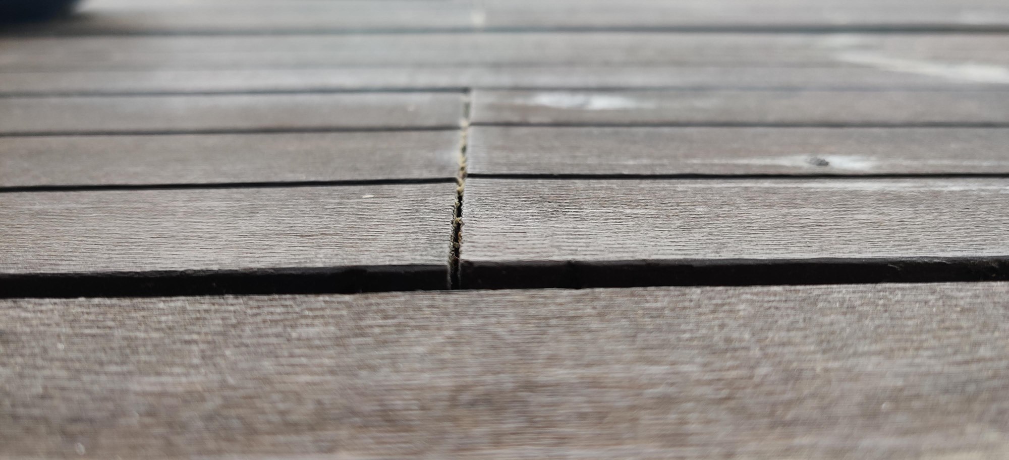 Sliping av Terrasse Med Mye Krommet Plank - IMG_20200608_212433.jpg - OppussingsJenta