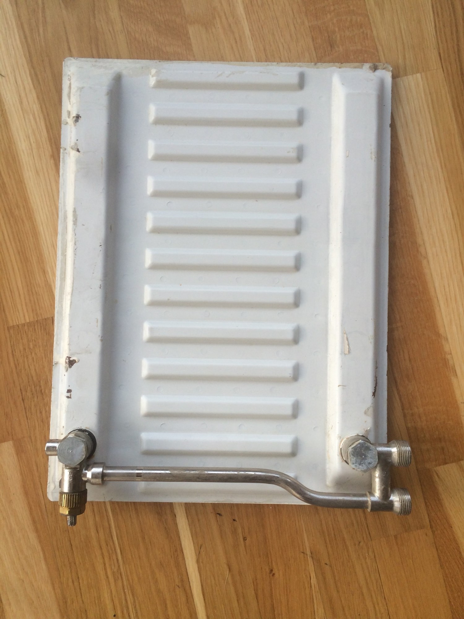 Oppgradere "ventil"-radiatorer til termostat - IMG_1394.JPG - stasjminister
