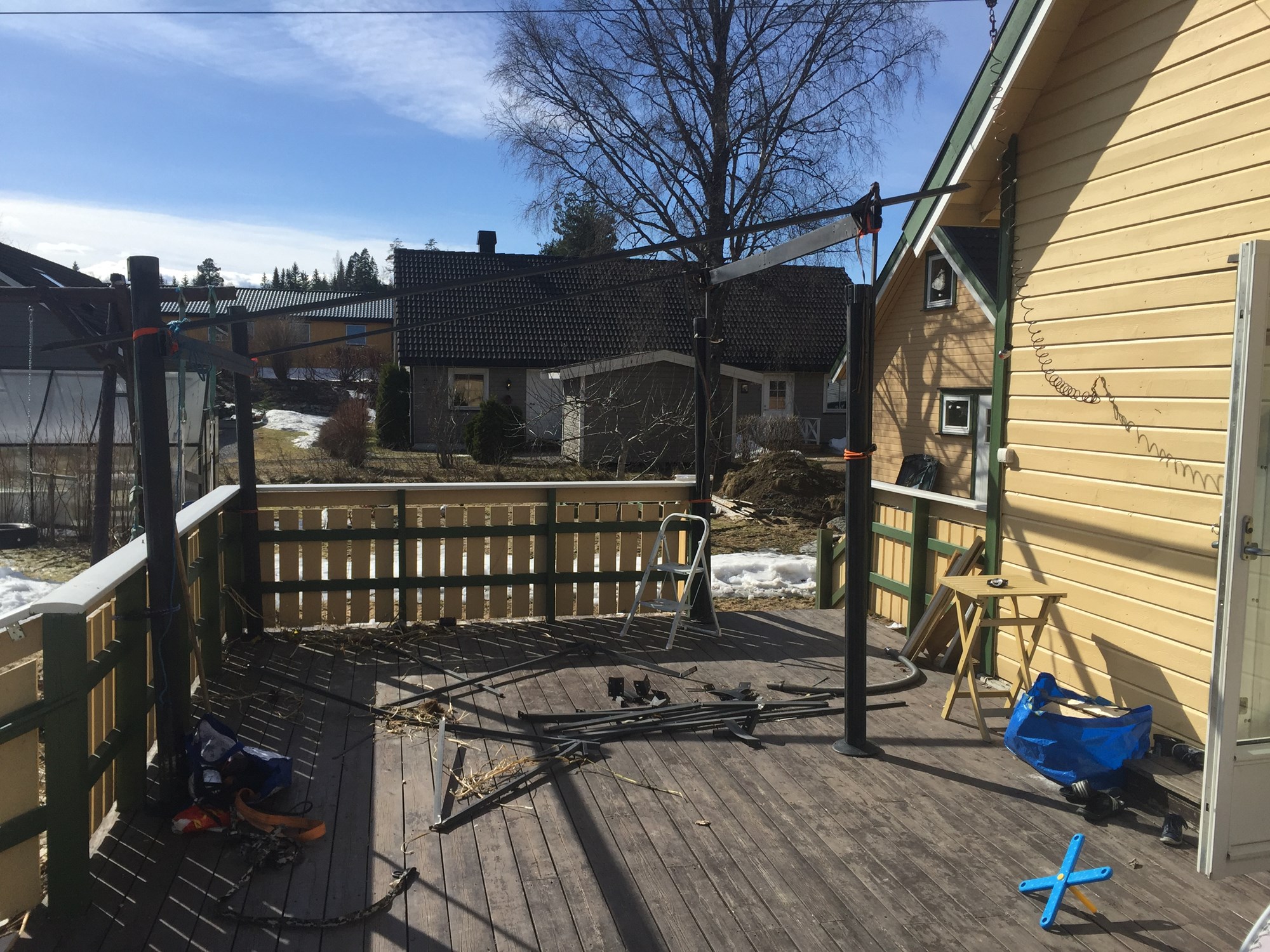 Miniprosjekt: Overbygg på veranda - 2018-04-21 15.48.10.jpg - frodes