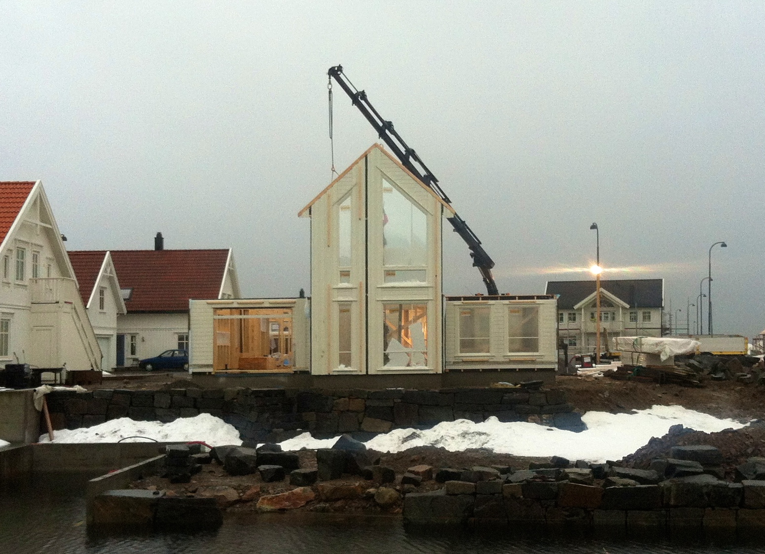 Edvin: Moderne Sørlandsidyll - brygge og båthus i hagen - IMG_4683.jpg - Edvin