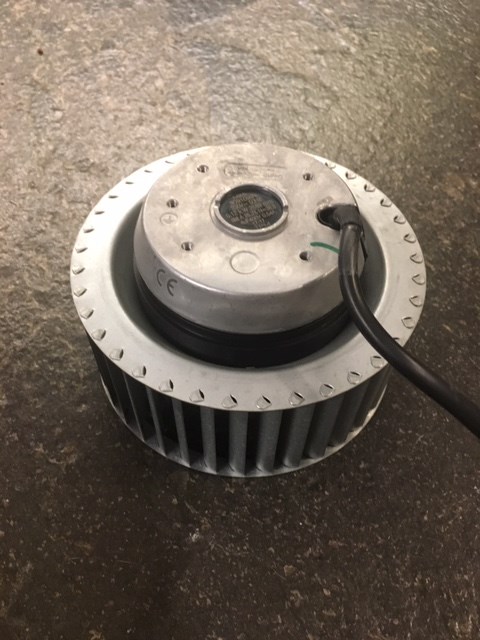Hvordan bytter lager på ventilasjons vifte motor? (Demontere vifte) til Flexit VGS 400 - Vifte 2.JPG - Elruts84