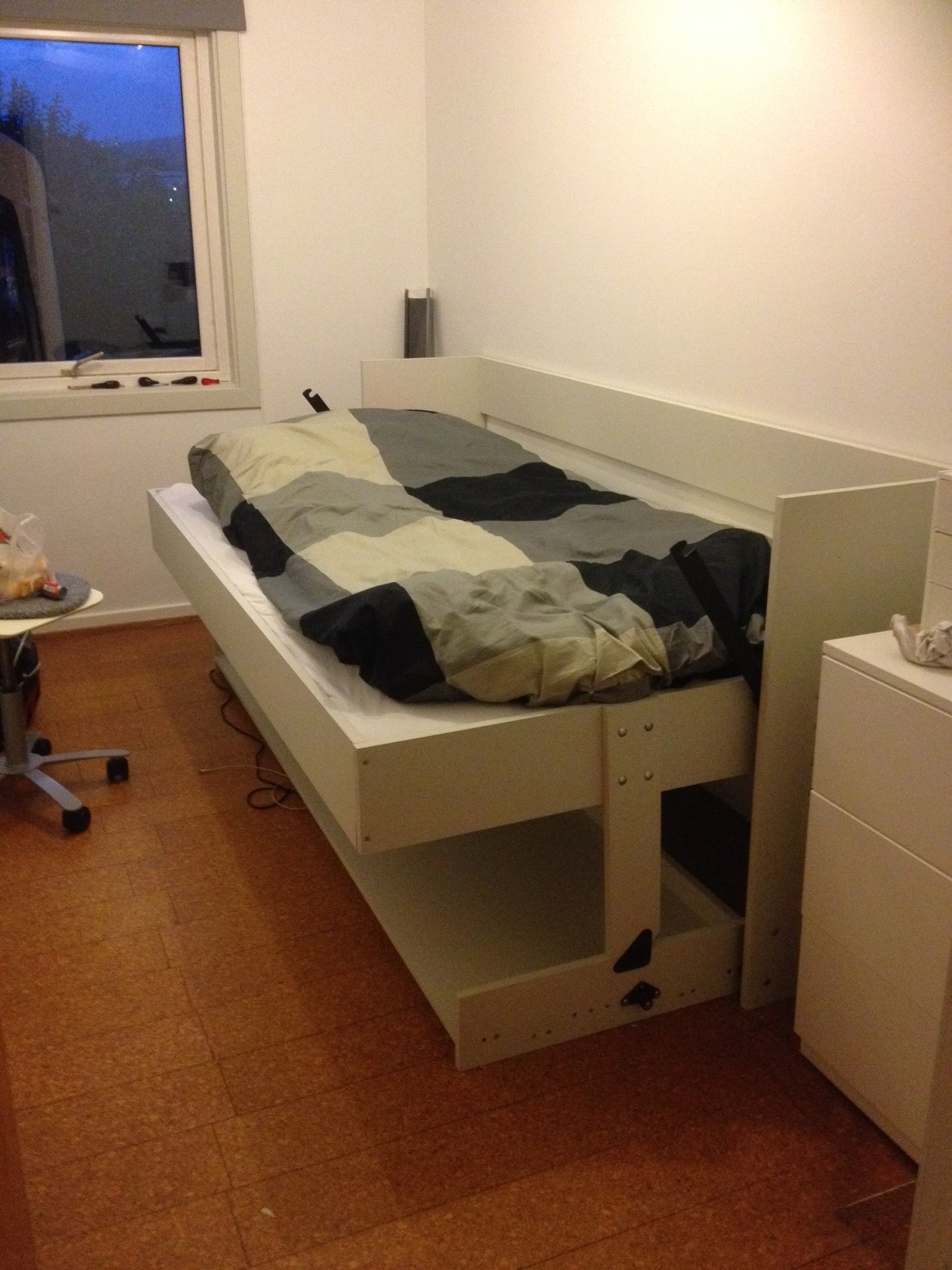 Smartseng - kombinert seng og pult - Hiddenbed8.JPG - Eirik Raude